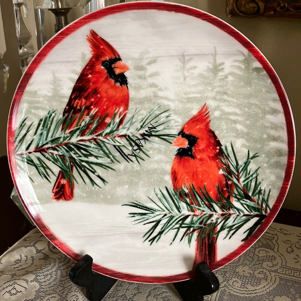 NWT MIKASA 9 inch Countryside Christmas Cardinals Portrait Plate